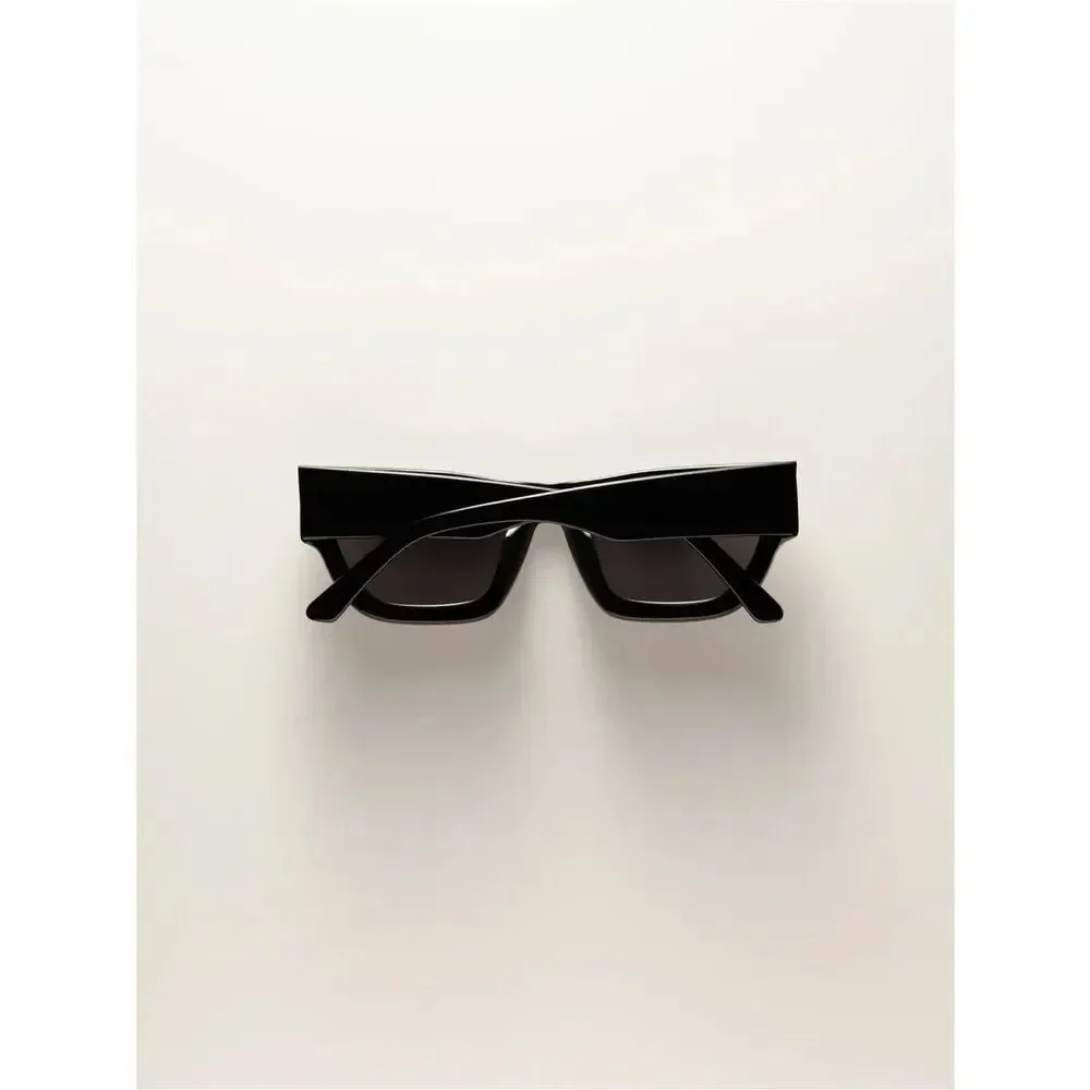 VEHLA Finn sunglasses in black smoke